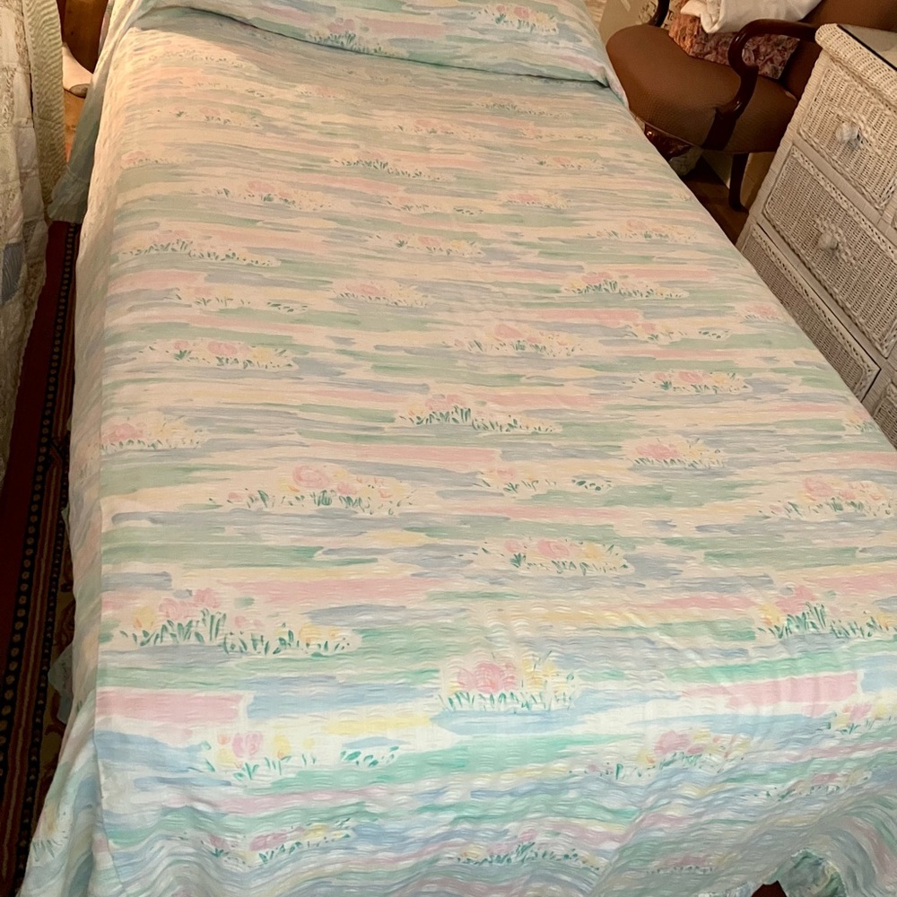 SEERSUCKER RUFFLED COTTON set of 2 TWIN BEDSPREADS FLORAL GARDEN PASTELS - Picture 13 of 16